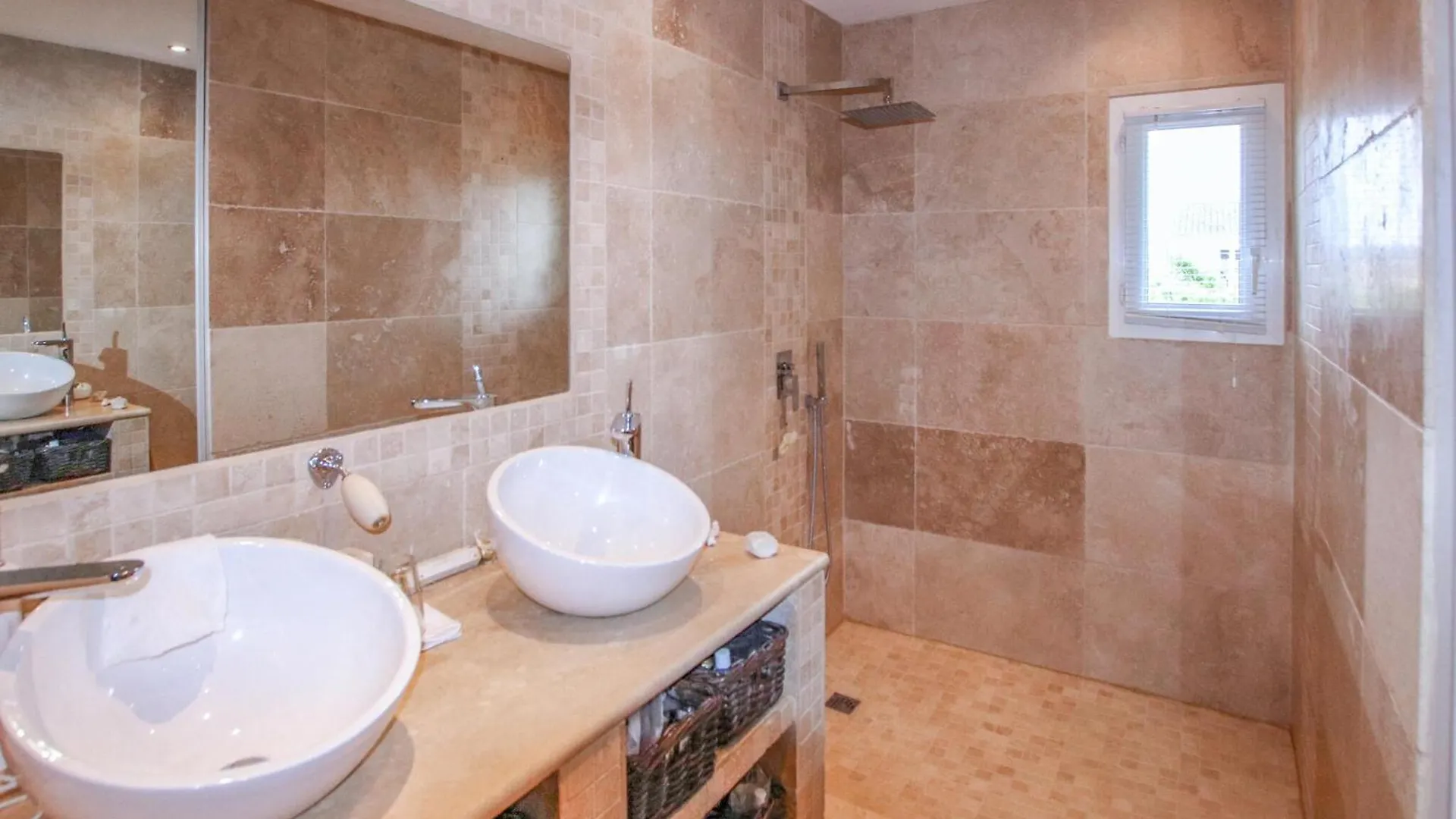 Holiday home Cozy Home In Sarrians France